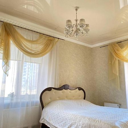 Apartments Koryatovichi Street Kamjanyi Potoki Kültér fotó