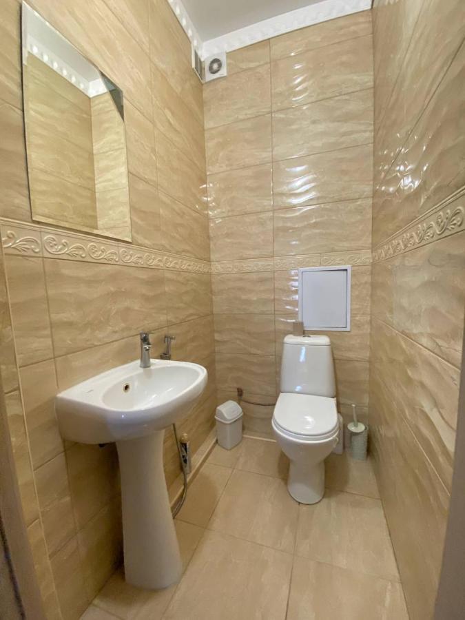 Apartments Koryatovichi Street Kamjanyi Potoki Kültér fotó