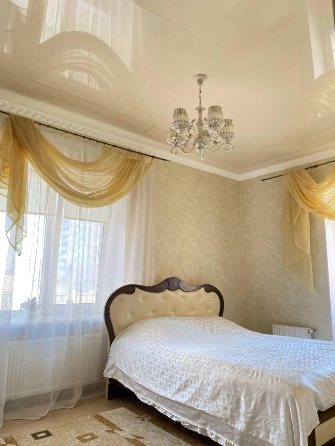 Apartments Koryatovichi Street Kamjanyi Potoki Kültér fotó