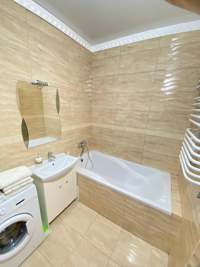 Apartments Koryatovichi Street Kamjanyi Potoki Kültér fotó